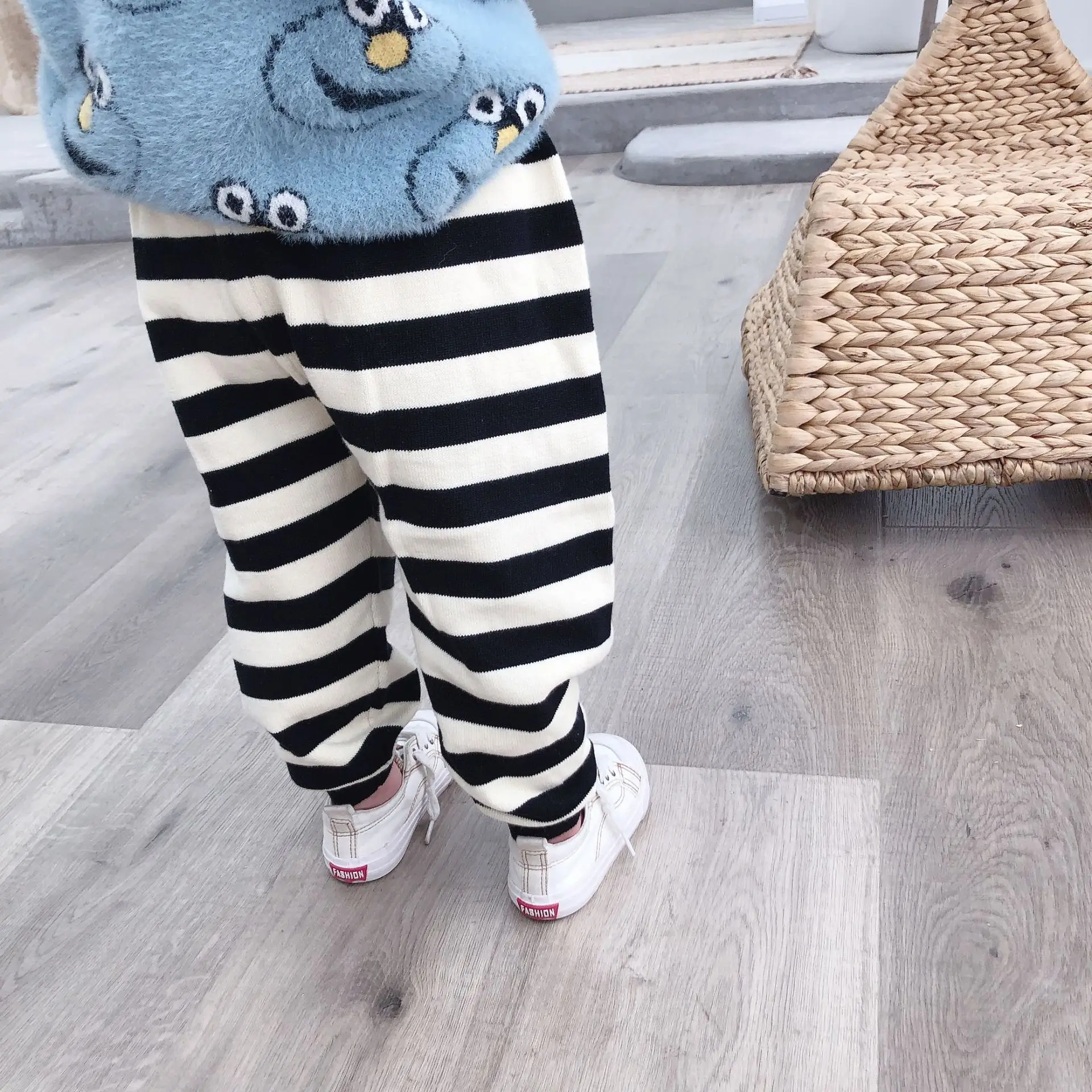 Новые осенние вязаные штаны в черно белую полоску для маленьких мальчиков и