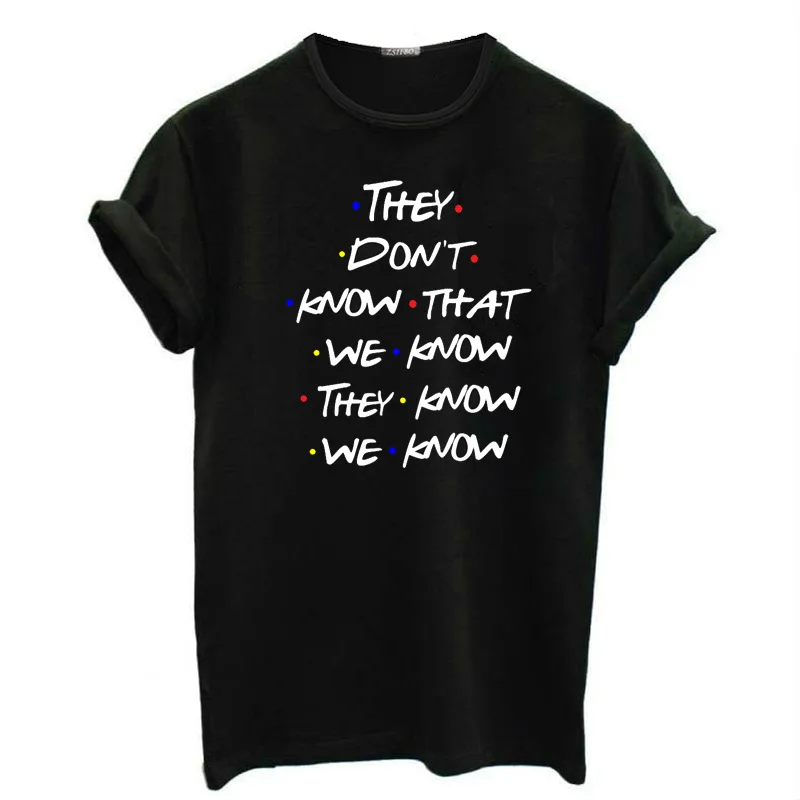 

Женская футболка с коротким рукавом и буквенным принтом