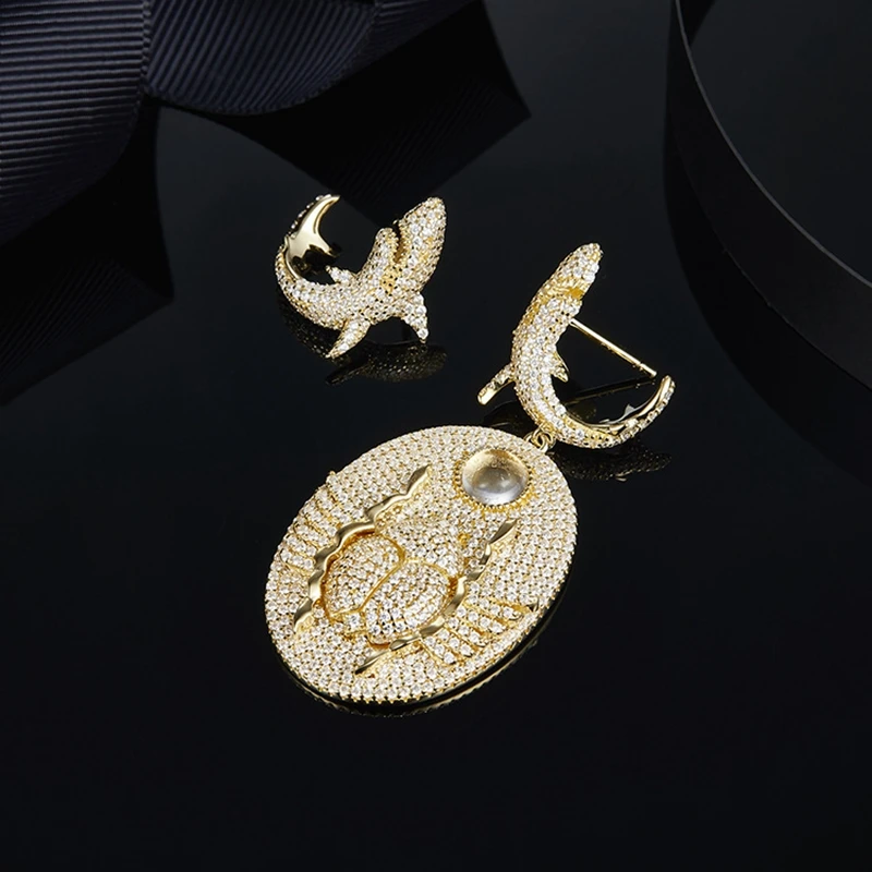 Храм S925 Серебряная Акула Scarab ассиметричные болтающиеся серьги 18K золото Цвет с AAA