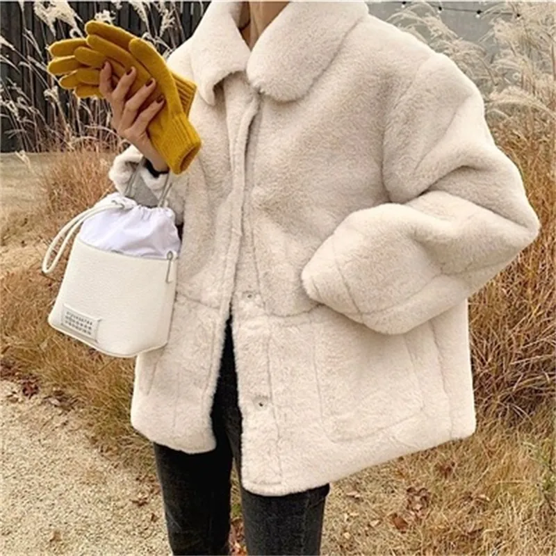 New Winter Women's Wear Korean Faux Lambswool Fur Female Loose Thicken Warm Lamb Hair Chunky Fleece Outerwear Overcoat