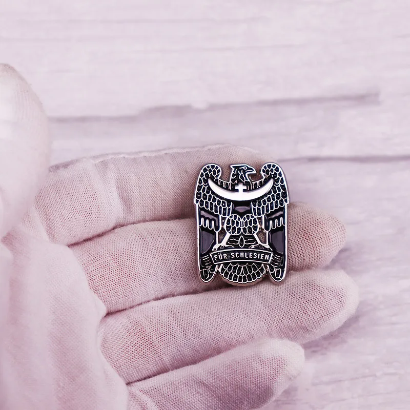 Брошь мех шлезен эмалированная брошь времен Второй мировой войны металлическая