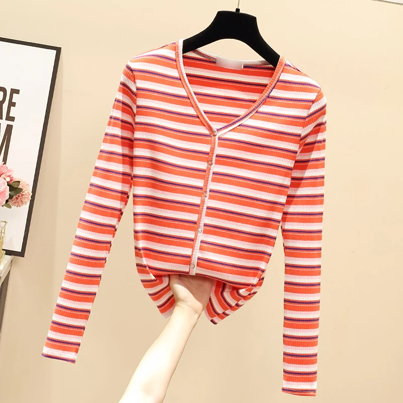 Женская футболка JMPRS в радужную полоску осенняя трикотажная с V-образным вырезом