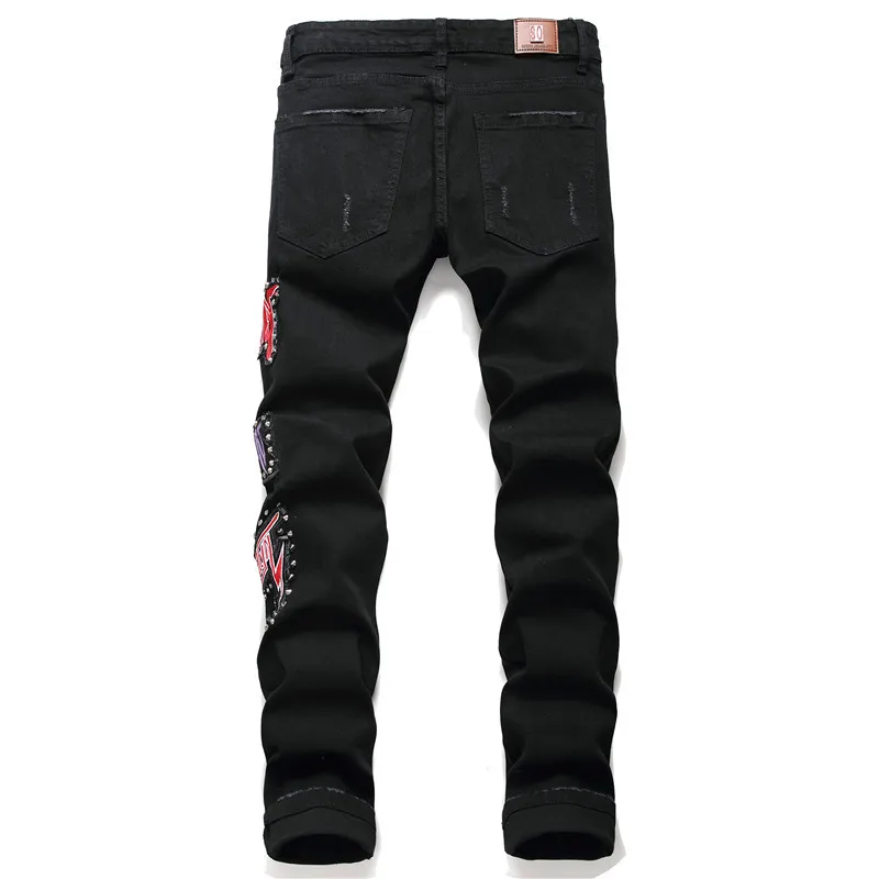 

ABOORUN 's Embroiderys