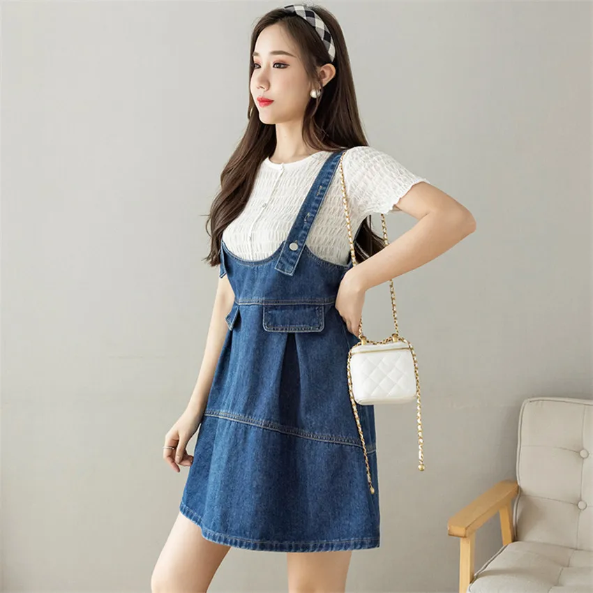Женское джинсовое платье на тонких бретельках в стиле HIgh Street