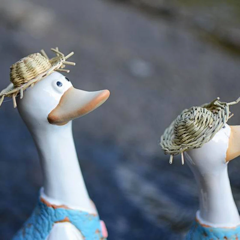 

Animal Garden Statue Set of 3 Porcelain Duck Rural Ornament Ducks in Straw Hat Looking up at Sky Funny Home Lawn Decor HVR88