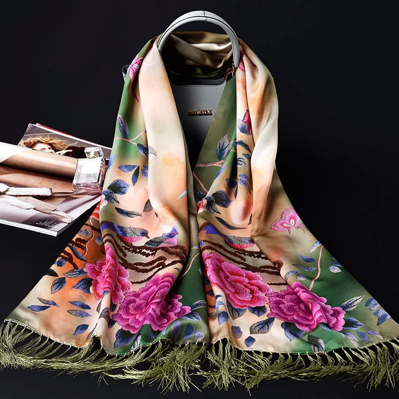 

★female joker thickening in the fall and winter warm middle-aged mulberry silk tassel shawls and scarves mother money