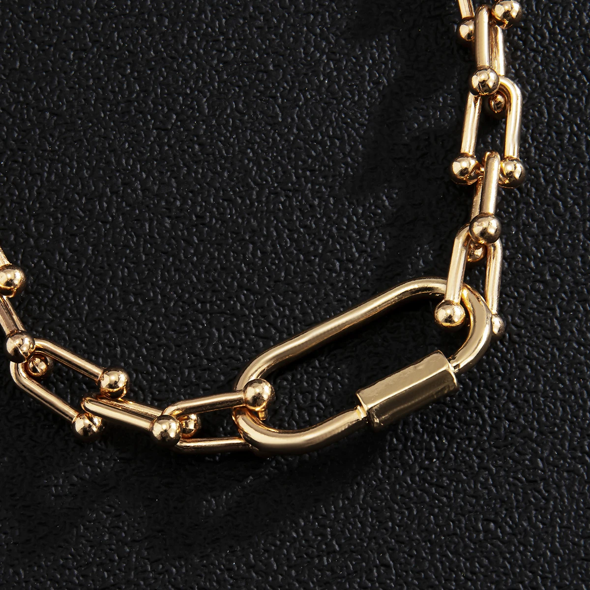 

Punk 2021 Unique U Shape Chain Necklace Gold Color Geometric Pin Pendant Choker Neckalce Colliers Statement Party Jewelry New