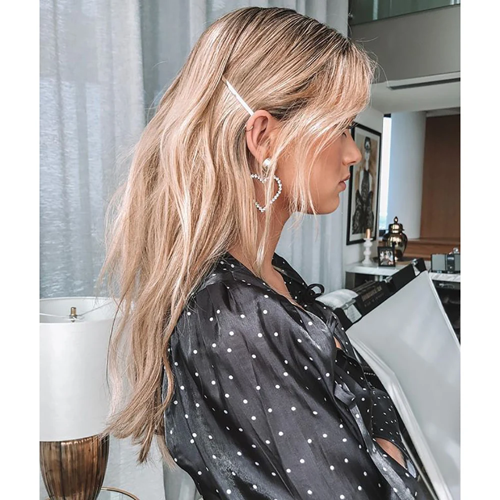 Винтажное мини-платье в горошек с v-образным вырезом и пышными рукавами милое