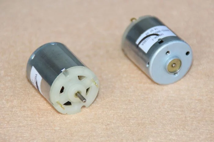 Миниатюрный карбоновый щеточный двигатель постоянного тока 365 6 в 12 В 24 для