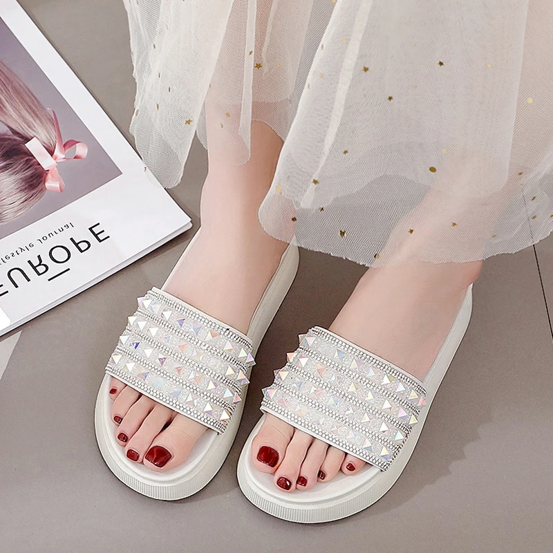 

Female Shoes Womens Slippers Outdoor Luxury Slides Med String Bead Platform Jelly Flip Flops 2021 Summer Soft Designer Flat