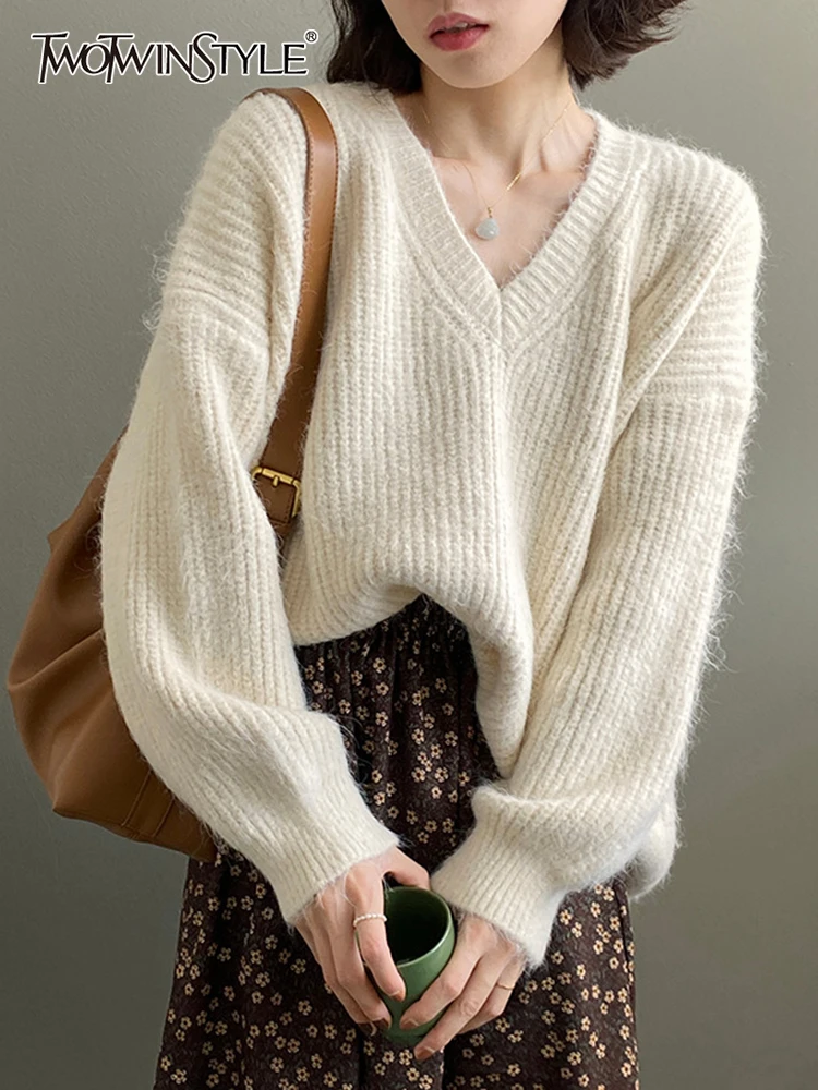 

Женский свободный свитер TWOTWINSTYLE, Осенний Повседневный пуловер с V-образным вырезом и длинными рукавами, 2021