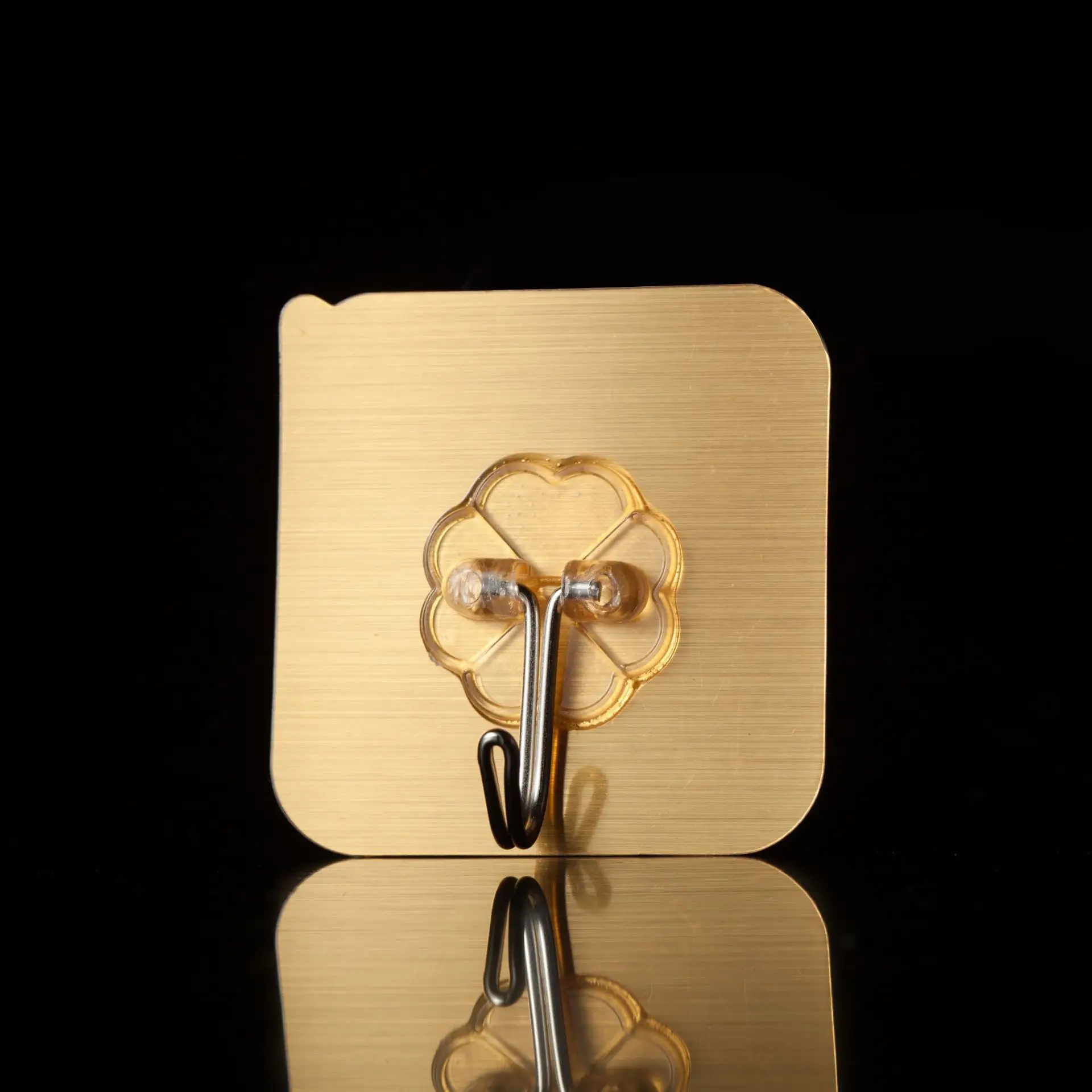 

3pcs/lot Transparent Golden Strong Suction Hooks for Home Kitchen and Bathroom Cup Sucker Hanger Key Holder Storage Hangers