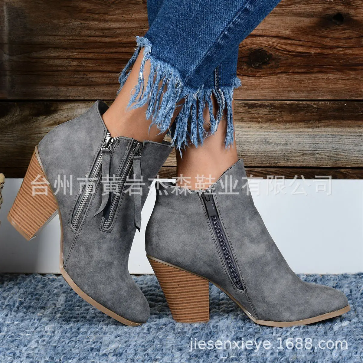 Новинка Модные женские осенние ботильоны винтажные полусапожки с острым носком