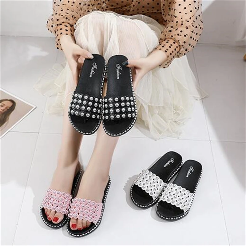

Women Summer Beach Slides Fashion Rivet Slippers Soft Comfortable Outdoor Flat Sandals Ladies String Bead Flip Flops