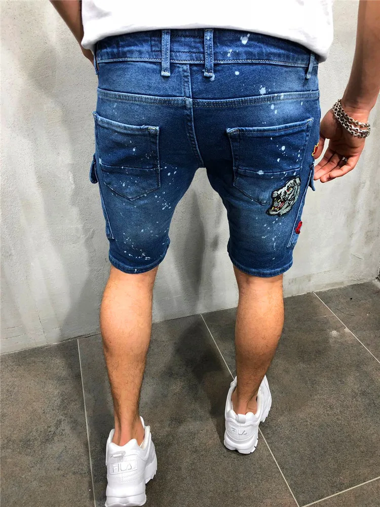 

Summer New Men's Stretch Straight Short Jeans Fashion Casual Slim Fit High Quality Elastic Badge Pockets Hole Denim Shorts Male