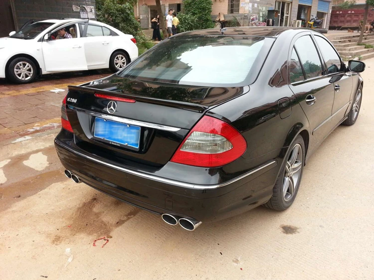 Для W211 спойлер 2003-2006 Mercedes-Benz W211 YC E-class E200 E260 надрезаемая подкладка, ABS пластик Материал заднего крыла автомобиля Цвет задний спойлер