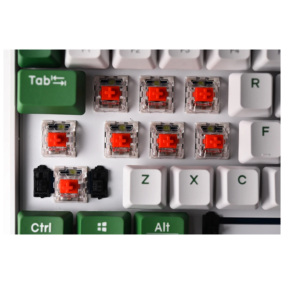 71 Keys PBT Keycaps Wireless 65% Mechanical Gaming Keyboard Compact Bluetooth Keyboard For Windows /Mac / Andoid - White Green