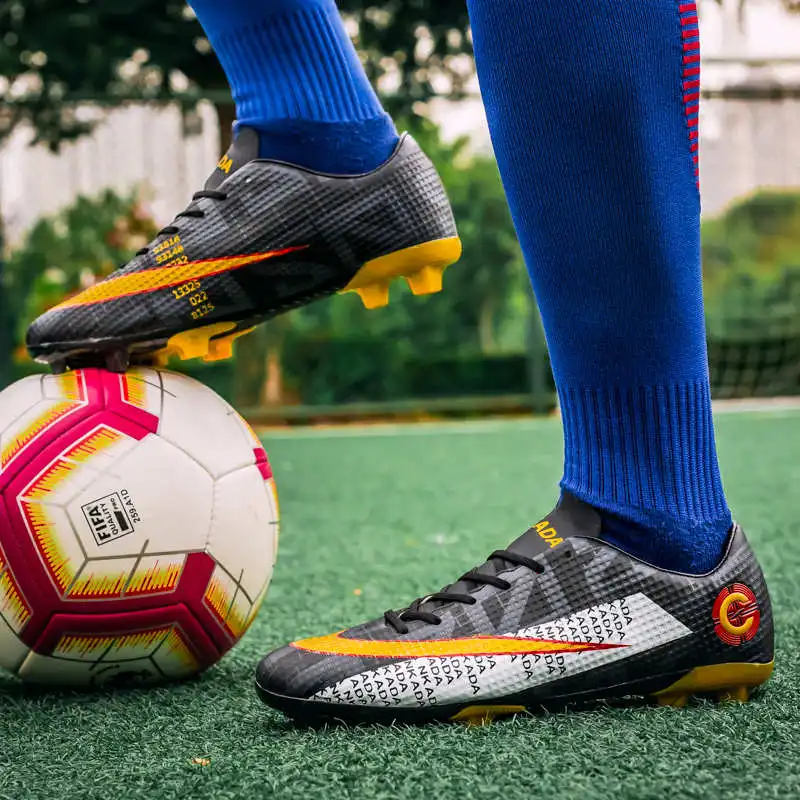 New Fashion Professional Men Boys Soccer Shoes Outdoor Black Kids Cleats Training Sport Sneakers Child Turf Football Shoes Men