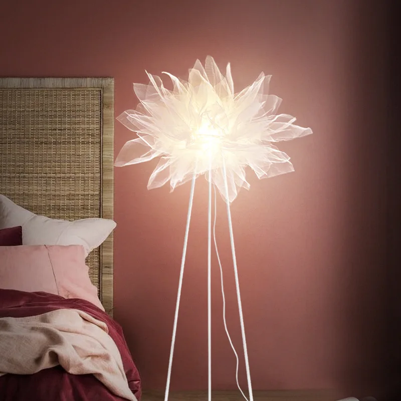 Нордическая современная простая Напольная Лампа с пером вертикальный