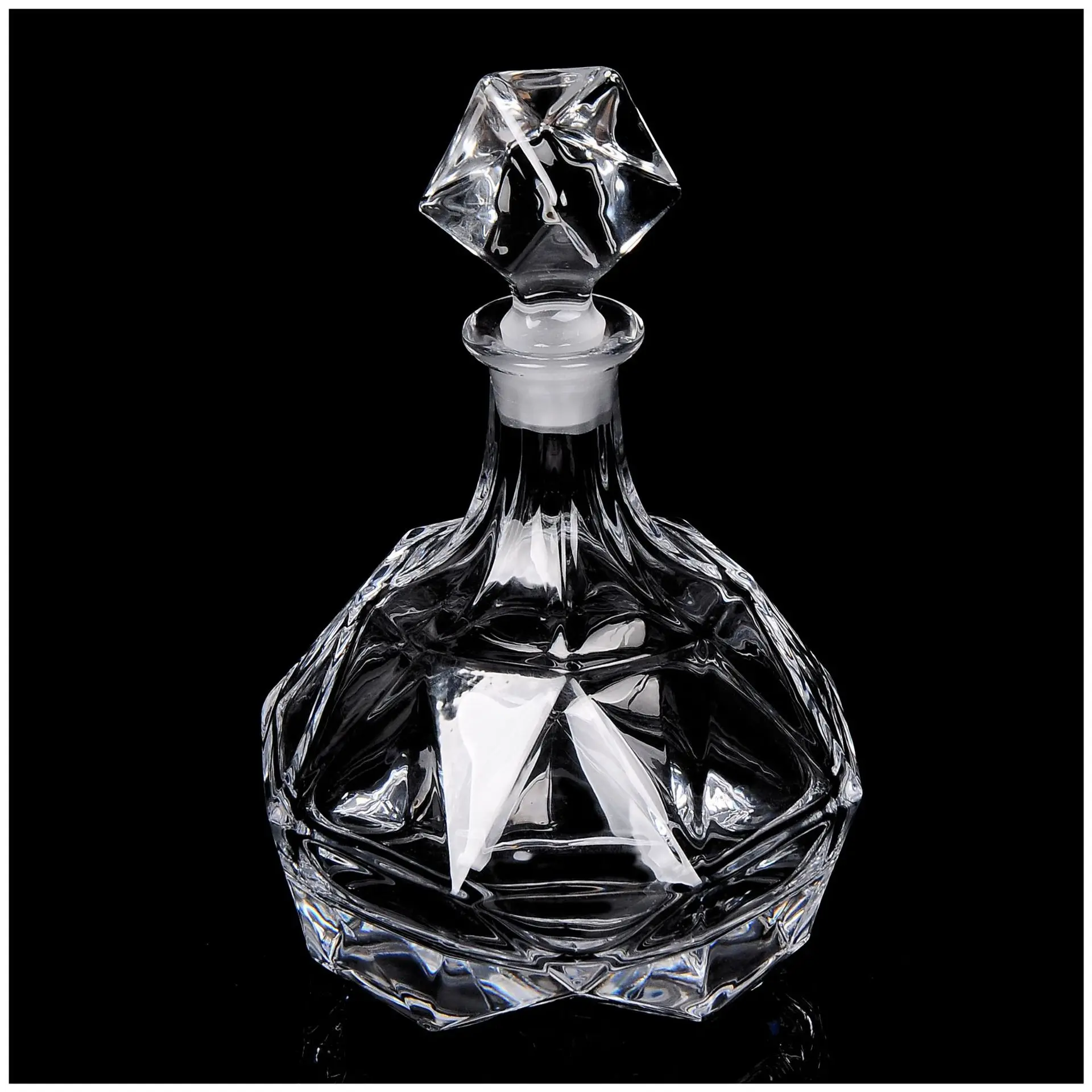 

Crystal glass lead-free Whiskey Decanter for Liquor Scotch Bourbon Vodka or Wine 200901-05