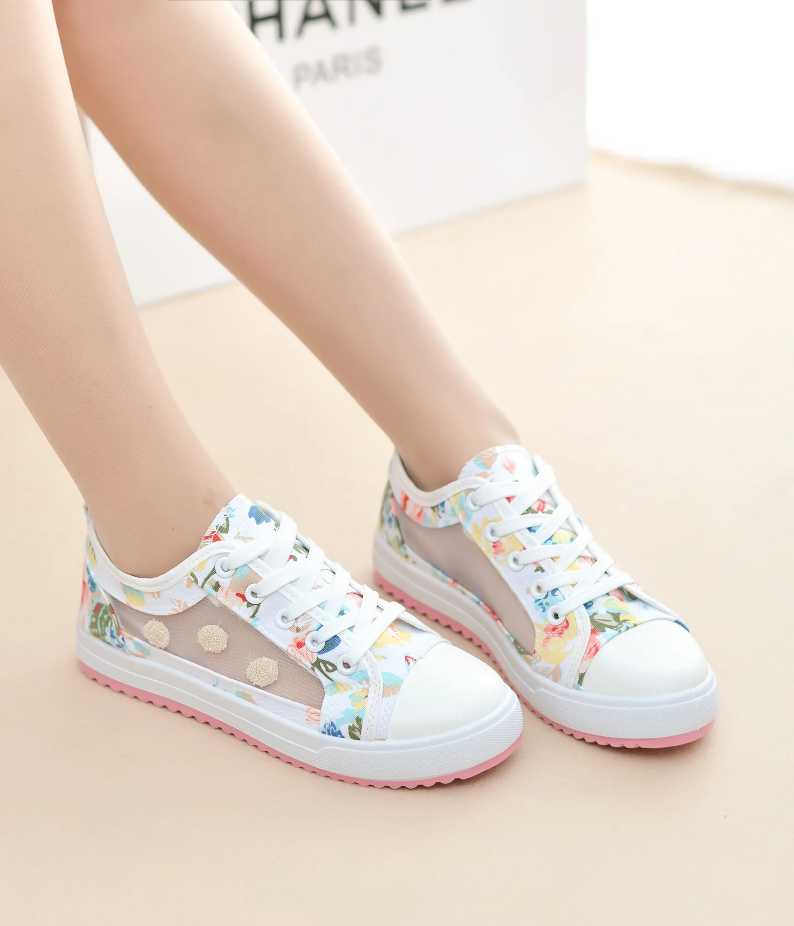 Новинка года; белые туфли на танкетке; женские Сникеры на платформе; tenis feminino; повседневная женская летняя парусиновая обувь; zapatos De Mujer