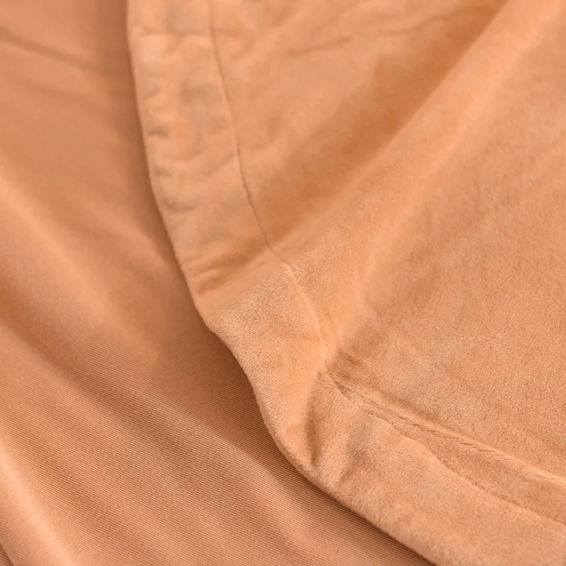 Однотонное бархатное покрывало с кристаллами супермягкое теплое для кровати