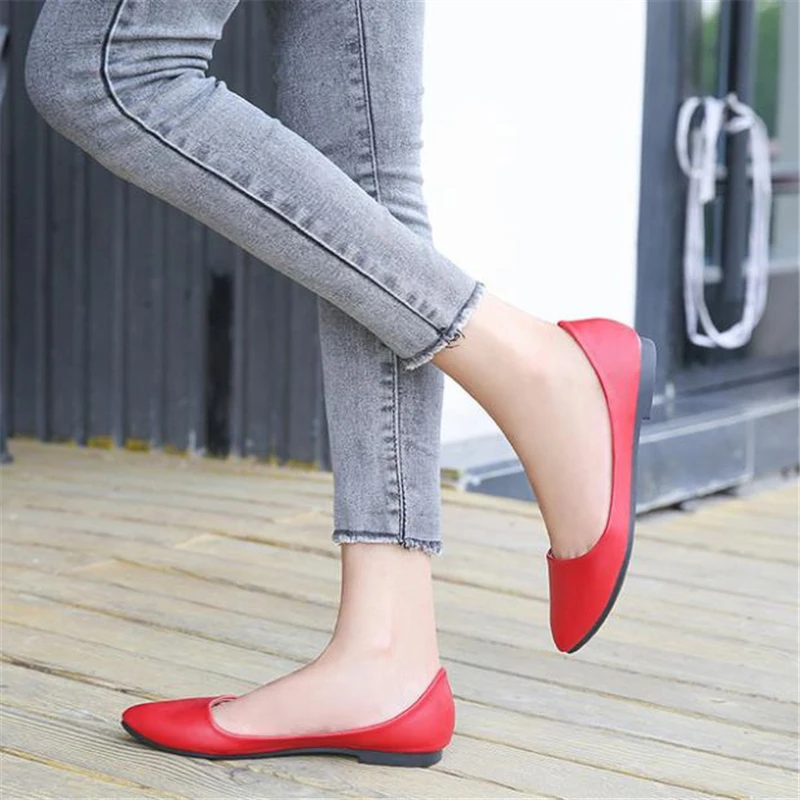 Туфли женские с закрытым носком мягкие повседневные лоферы без застежки