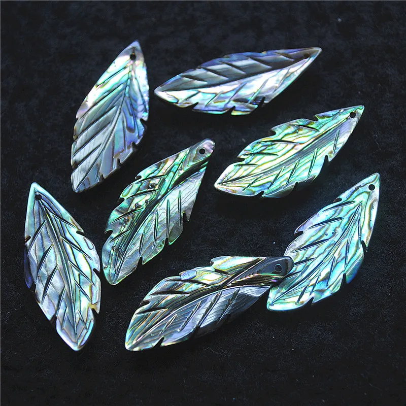 

2PCS Nature Abalone Shell Pendants Saltwater Mother Of Pearl 29X12MM With Blue Flash Lights Top Good Qual