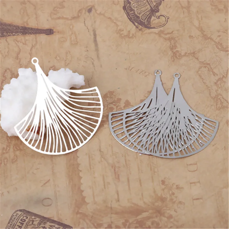 DoreenBeads модные железные сплавные соединители для люстры Gingko Leaf серебристого цвета