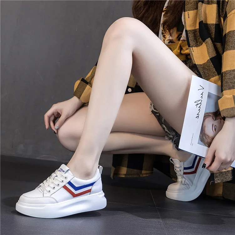 

Women's 2020 Spring New Korean Student Sports Cowhide Large Size Women's Shoes