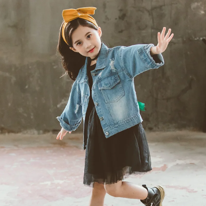 Модные джинсовые пальто для девочек детские куртки с цветочным принтом детская