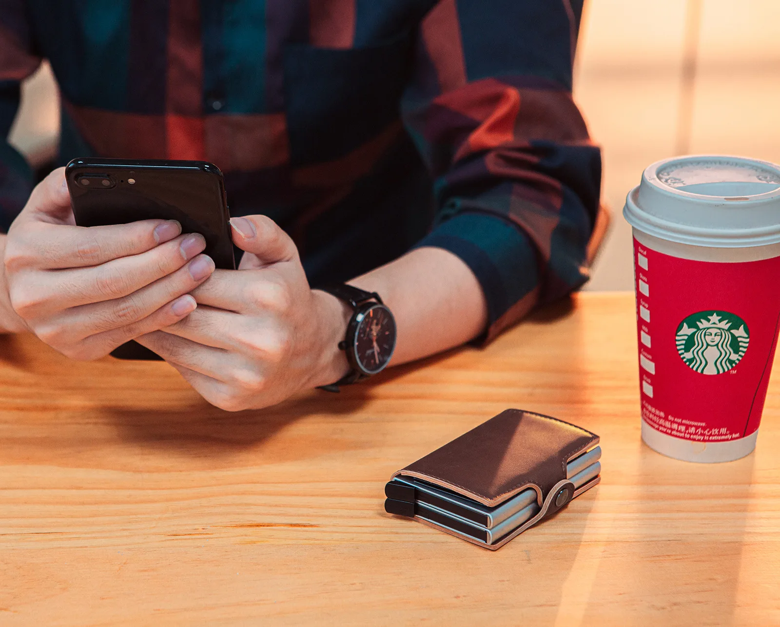 

2021 Free Name Engrave RFID Unisex PU Wallet Credit Business Card Holder Wallet Slim Mini Thin RFID Blocking Wallet