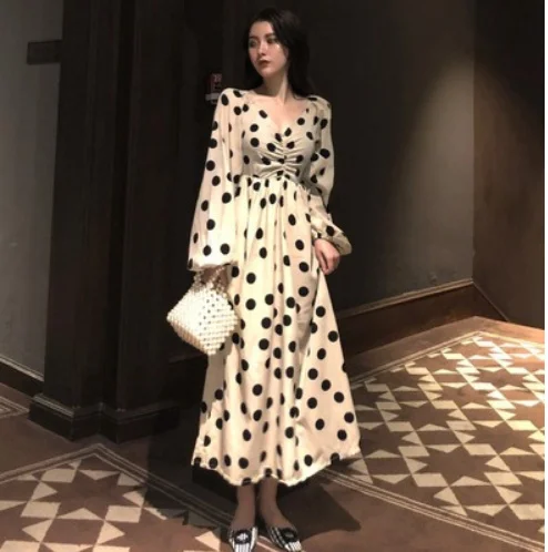 

Fashion Sexy V-neck Polka-Dot Cinched Mid-Length Jumpsuit