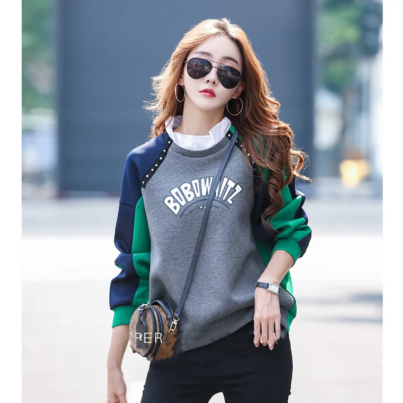 

Hoodies & Sweatshirts