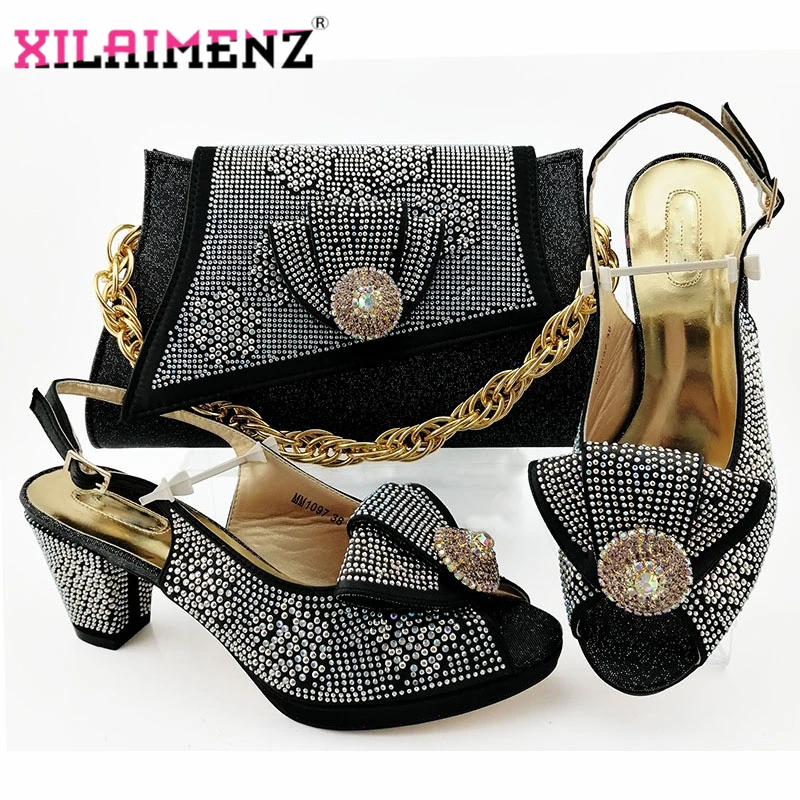 Новинка модные итальянские женские босоножки и сумочка черного цвета комплект