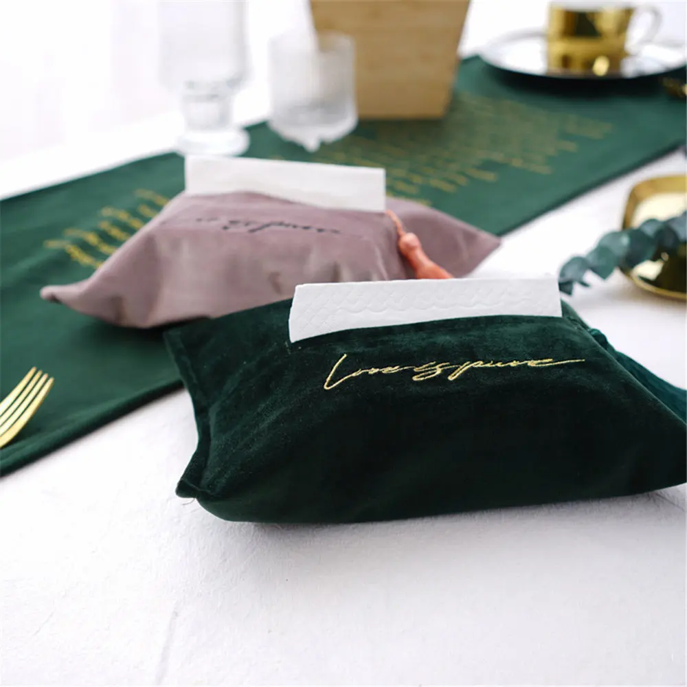 Бархатная сумка для хранения салфеток премиум класса с вышивкой и кисточкой в