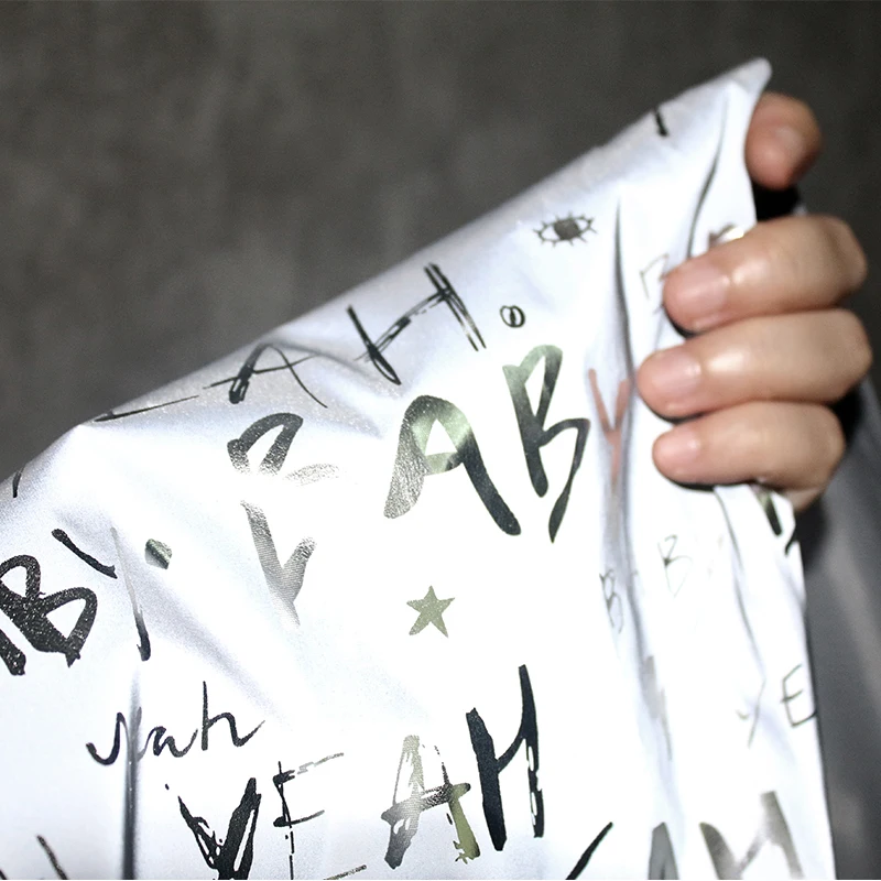 Светоотражающая ткань с надписью на английском языке ширина 140 см креативная