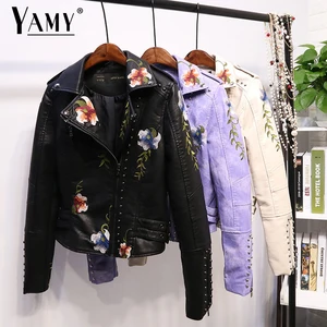 Женская байкерская куртка из искусственной кожи, Черная байкерская мотоциклетная куртка на молнии с цветочной вышивкой и заклепками, осень 2022