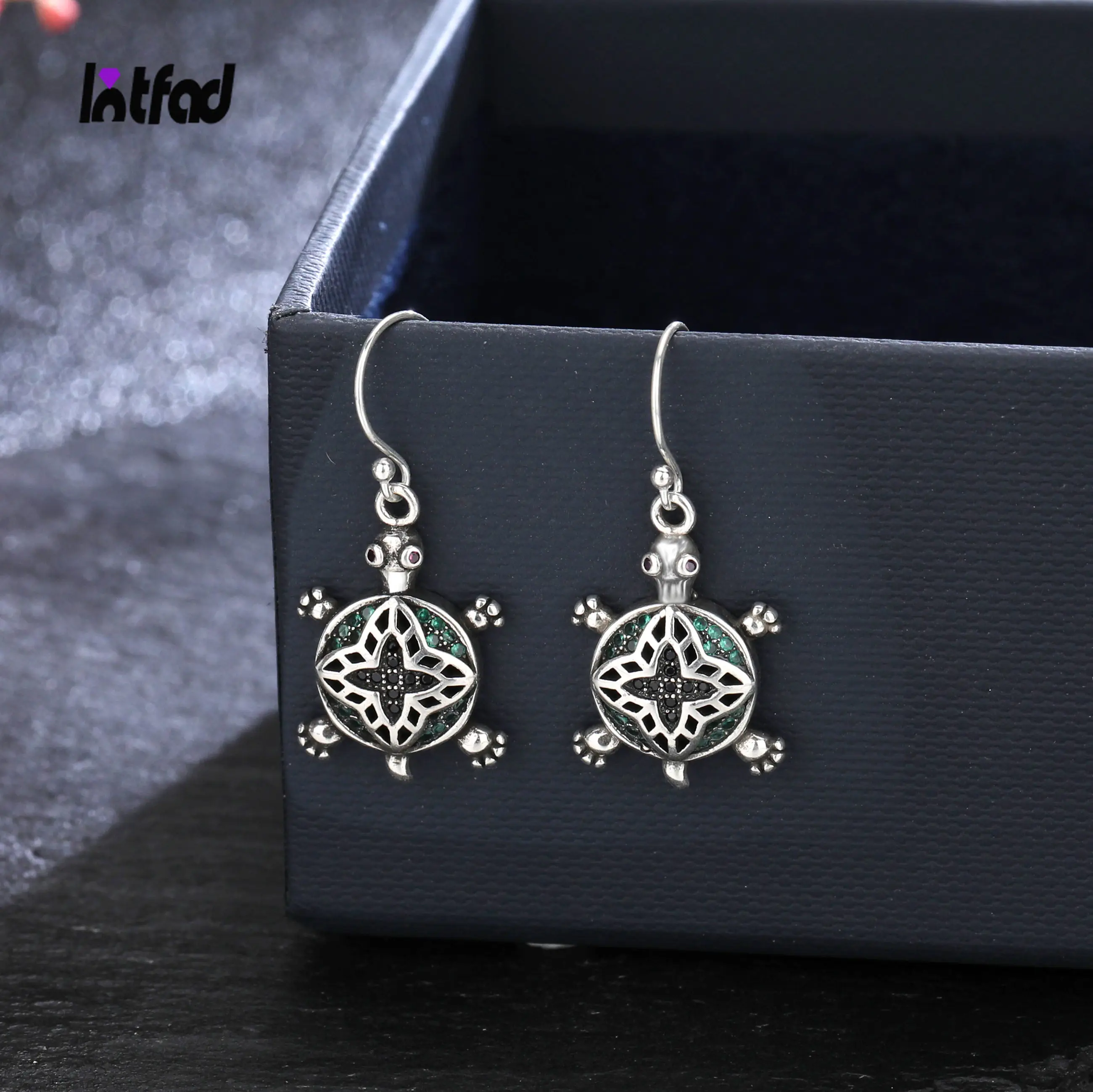

Женские серьги из серебра 925 пробы