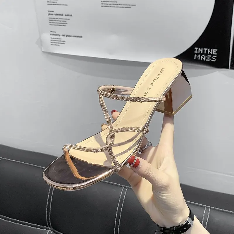 

Glitter Slides Slippers Soft Square Toe Women Luxury Shoes Cross-Tied Pantofle Med Heeled Mules Jelly Comfort Designer Block 202