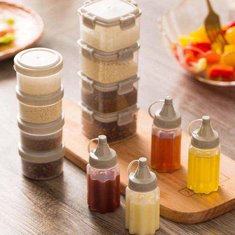 

4Pcs/set Mini Sauce Seasoning Box Barbecue Kitchen Portable Transparent Bottle PP Spices With Lid Jar Squeeze Sauce Bottle