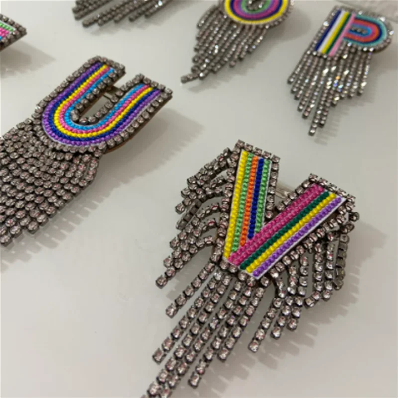 Красочная вышитая брошь из искусственной кожи с бахромой украшения драгоценных