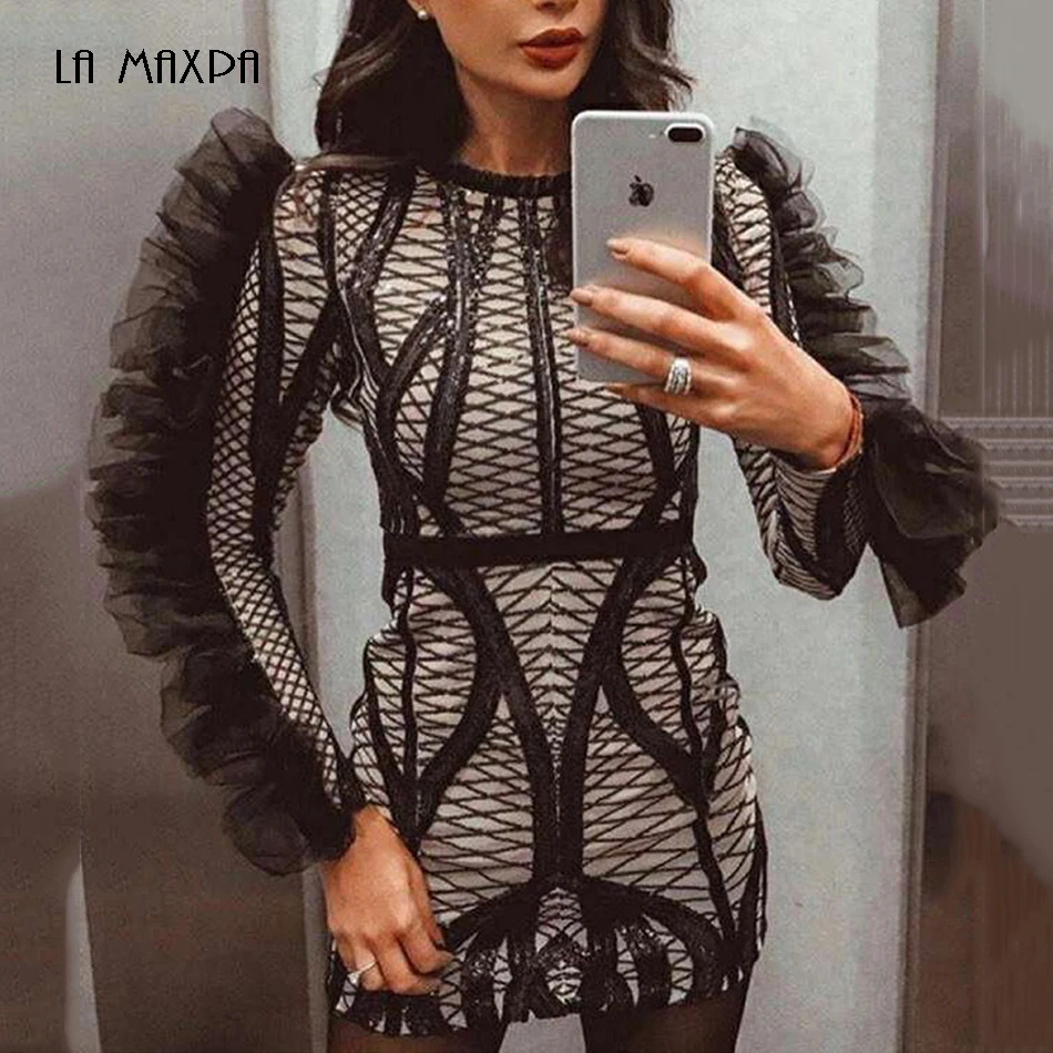 Новинка Осень 2020 черное облегающее платье с длинным рукавом и оборками женское