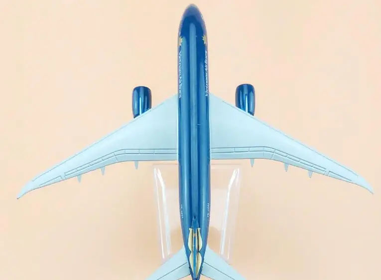 Модель самолета из металлического сплава для вьетнамских авиаперевозок B787