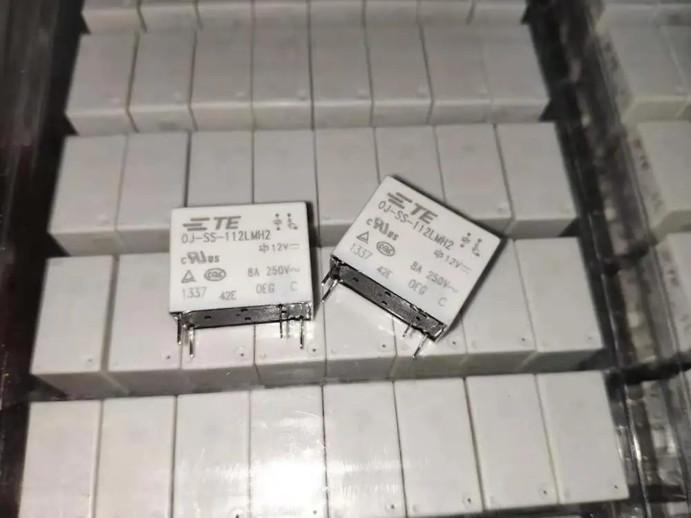 ФЛУОРЕСЦЕНТНОЕ реле мощности 8A 250VAC 4 pin|Реле| |