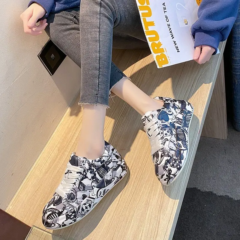 

Sneakers Women Casual Red Shoes for Women Sneakers Colorful Graffiti Platform Shoes 2021 Spring Women Vulcanize Shoes