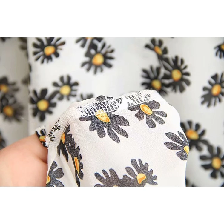 

Plus Size XL-4XL White Black Tops Women Vintage Daisy Printed Loose Single-breasted Long Sleeve Sun Protection Blouse