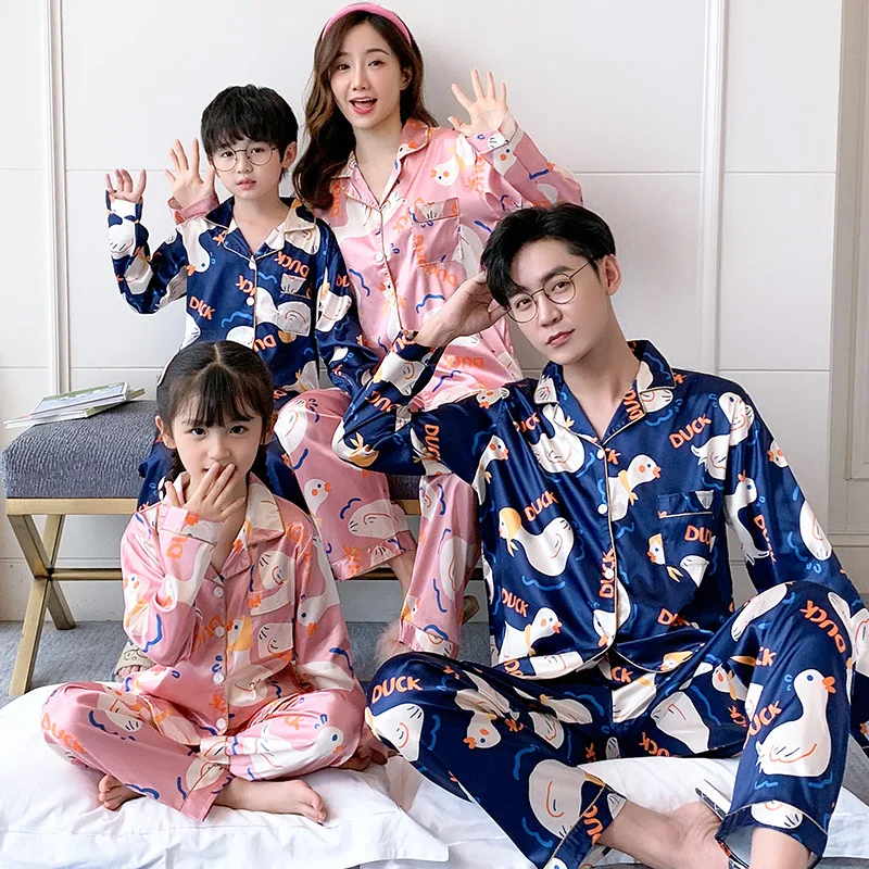 

Autumn Silk Family Matching Outfits Pijama Long Sleeve Mommy Dad and Me Clothes Pajamas Set Satin Kids Adult Homewear Loungewear