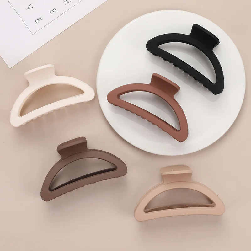 

9cm Matte Moon Hair Claws Elegant Plastic Hairpins Barrette Crab Hollow Hair Claw Clip Headwear for Women Girls Hair Accessories