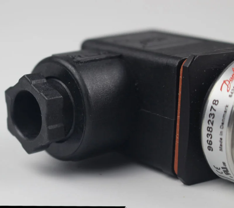 Датчик давления Danfoss MBS1900 064G6523 для физической съемки |